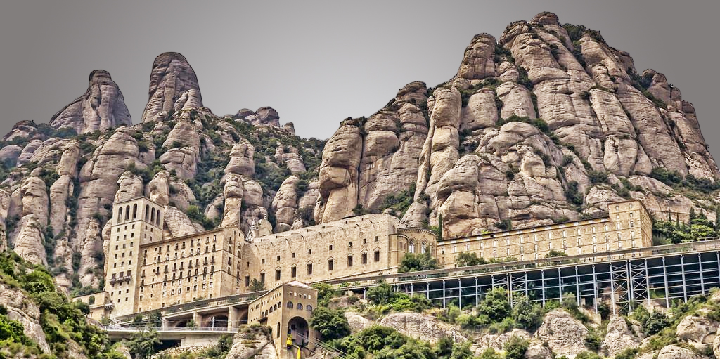 Cada dia podeu seguir la litúrgia a Ràdio Estel des del Monestir de Santa Maria de Montserrat