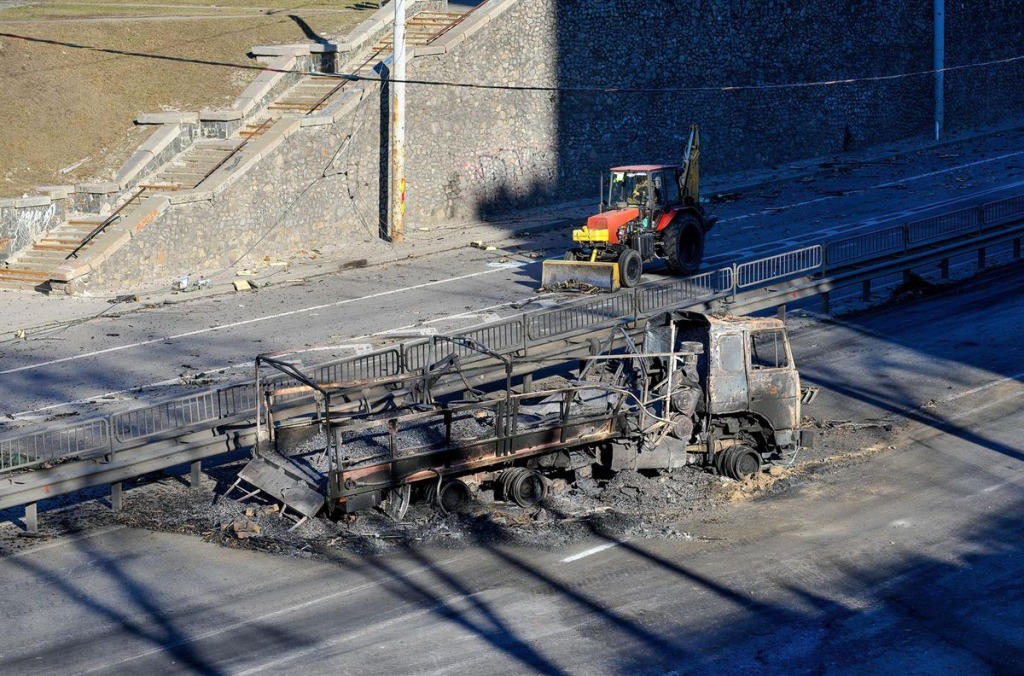 Un camió cremat a Kíiv