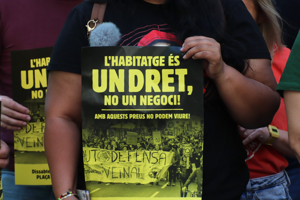 Cartell de la manifestació que entitats en defensa de l'habitatge van convocar el 21 de maig de 2022 a Barcelona