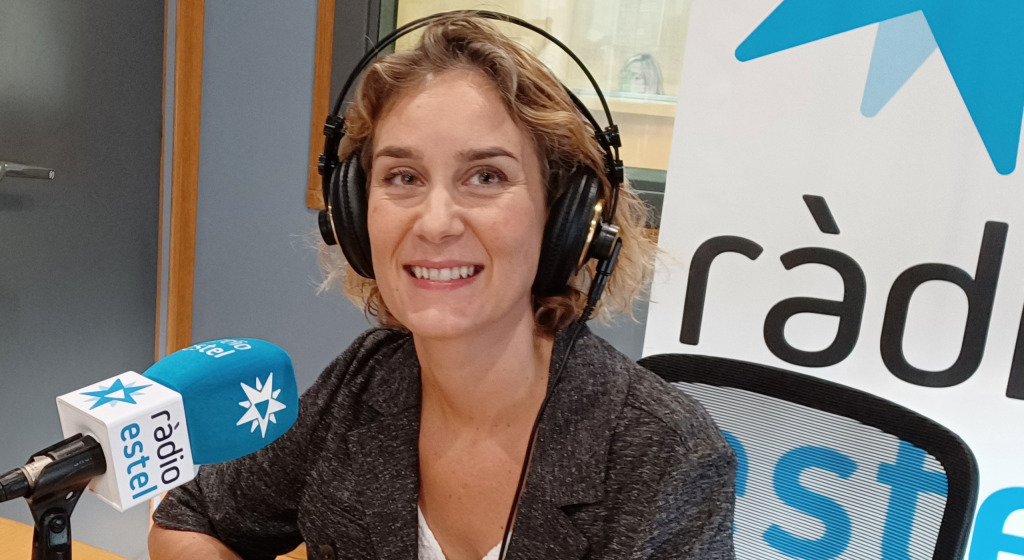 Jéssica Albiach, presidenta d'En Comú Podem al Parlament de Catalunya, als estudis de Ràdio Estel