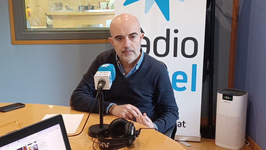 Daniel Sirera, als estudis de Ràdio Estel