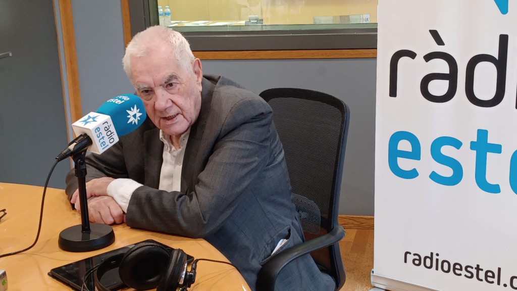 Ernest Maragall, als estudis de Ràdio Estel