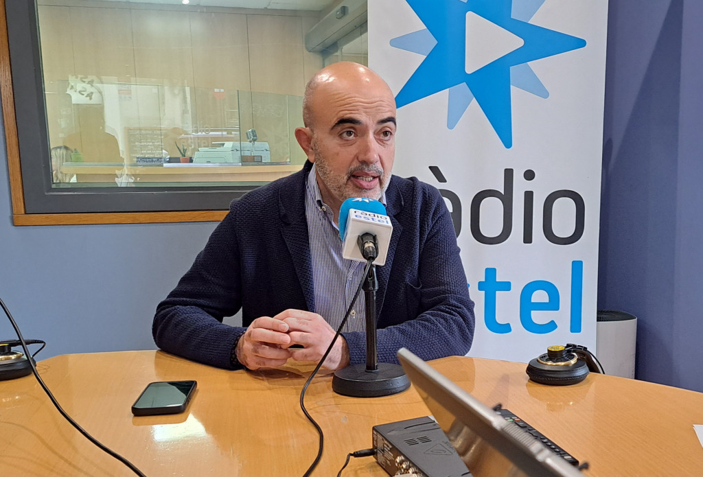 Daniel Sirera, candidat del PP a l'alcaldia de Barcelona, als estudis de Ràdio Estel