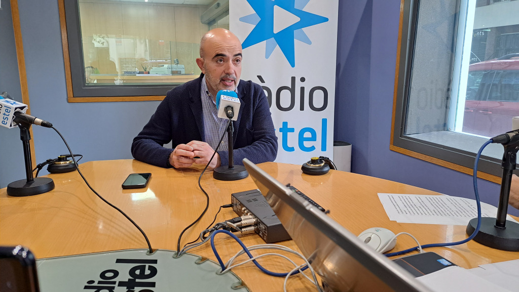 Daniel Sirera, candidat del PP a Barcelona, en una entrevista a Ràdio Estel el 22 de maig de 2023