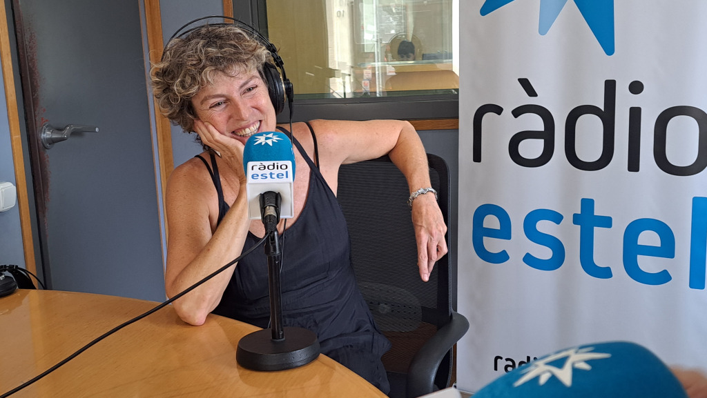 L'actriu Mònica López, a 'La Caravana' de Ràdio Estel
