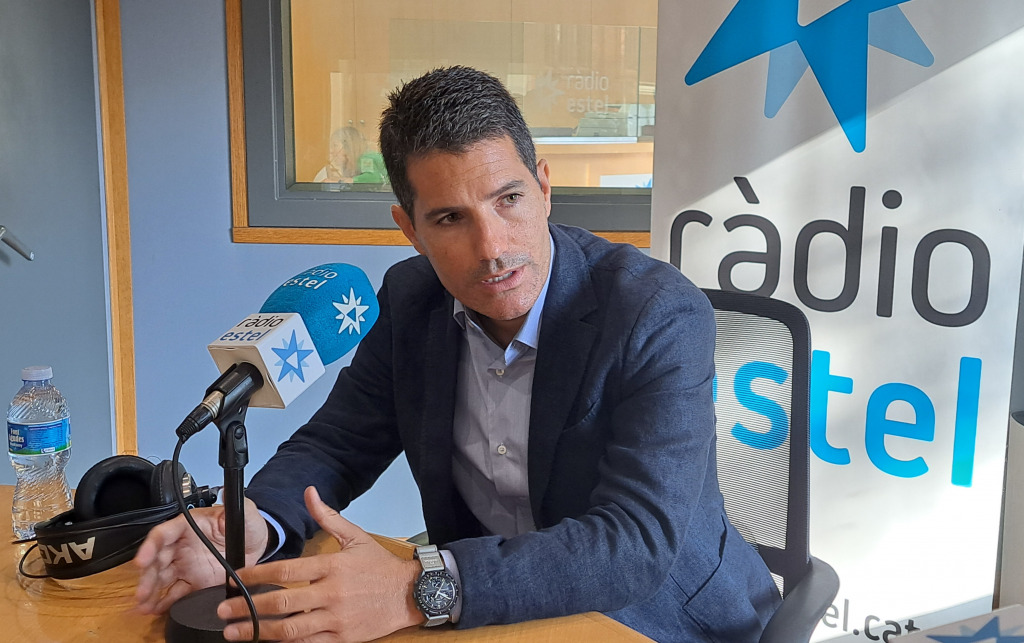 Nacho Martín Blanco, diputat del PP al Congrés per Barcelona, als estudis de Ràdio Estel