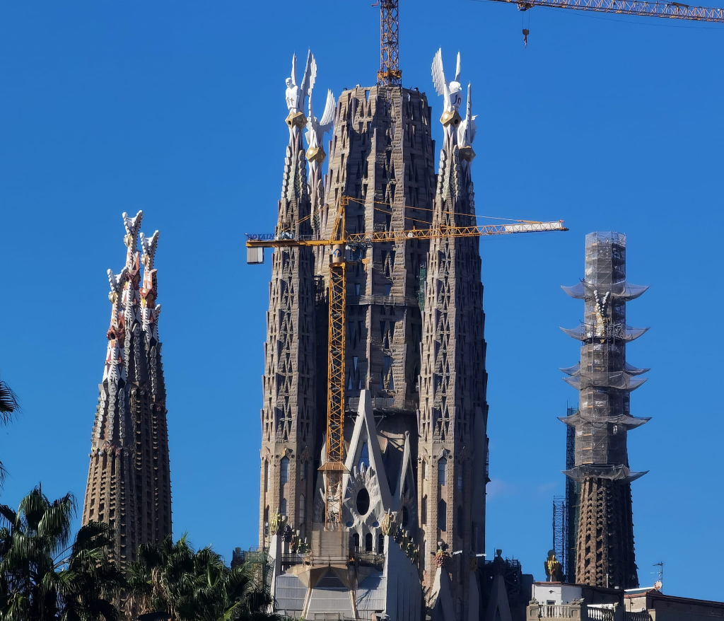 La Sagrada Família, vista desde el carrer Marina