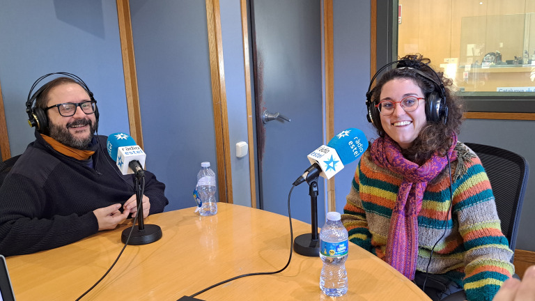 Laura Porta i Marc Rosich, actriu i autor de la reinterpretació de 'La forma de les coses', a Ràdio Estel
