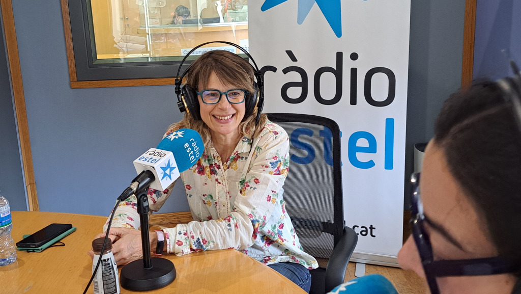 L'alpinista Araceli Segarra als estudis de Ràdio Estel / Ràdio Estel
