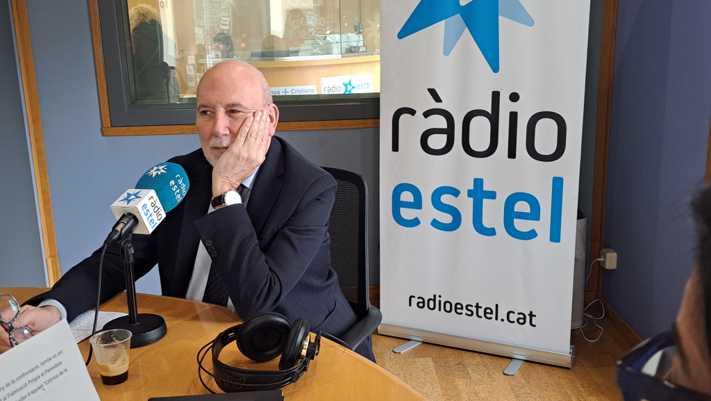 Màrius Carol presenta el llibre 'Crónica de la España que dialoga' als estudis de Ràdio Estel / Ràdio Estel