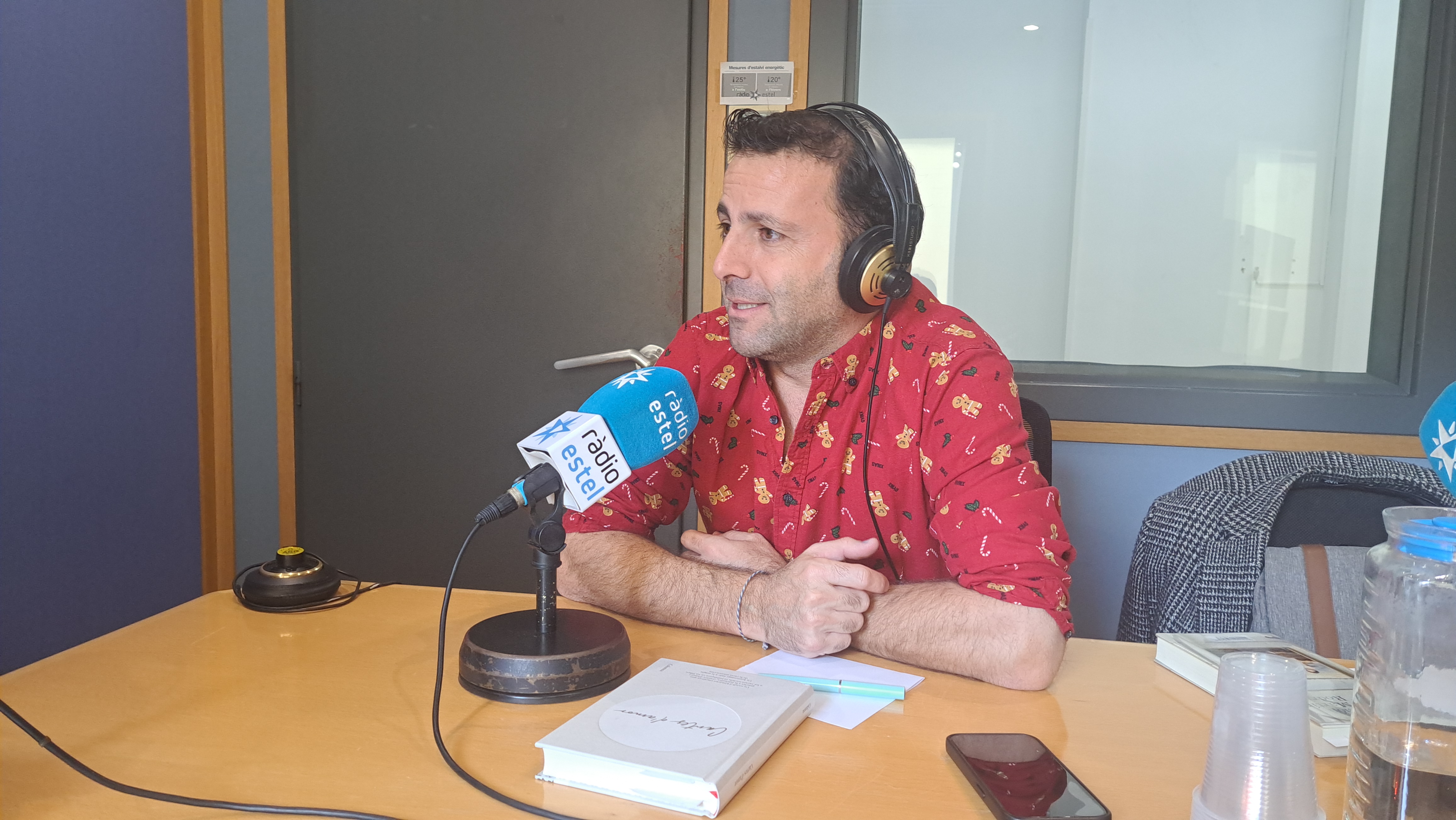 Alberto Gómez: "Quan escrius una carta a mà, despulles els teus sentiments"