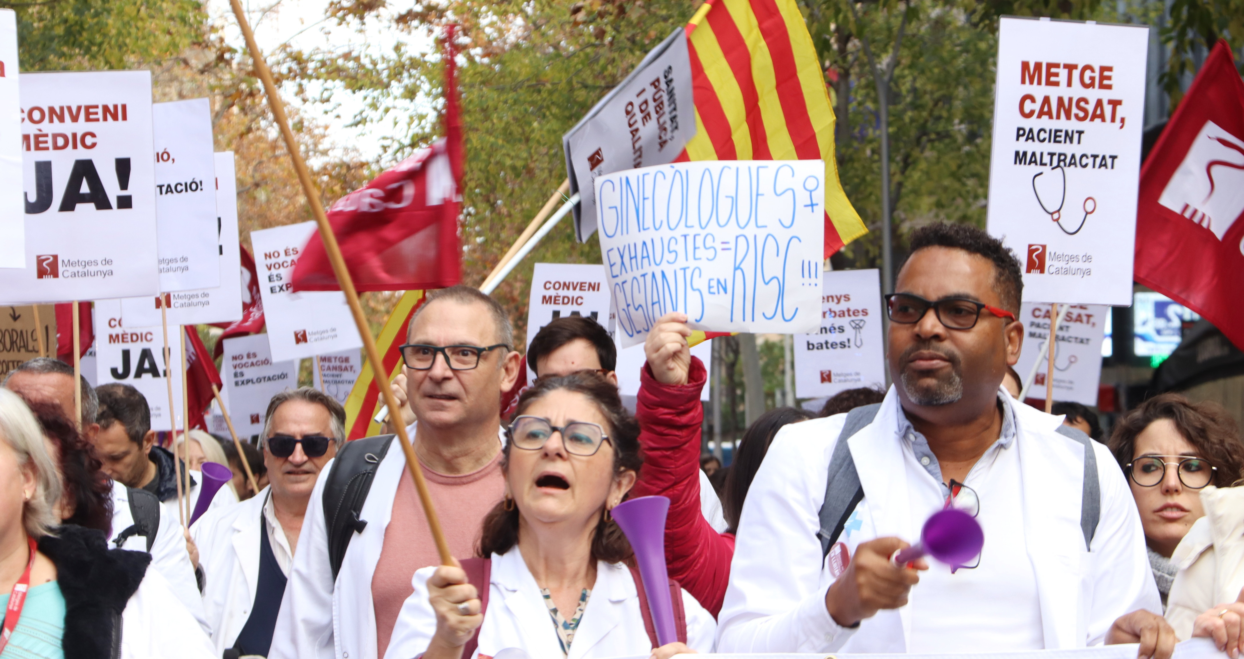 Els metges avisen que els joves professionals marxaran del sistema sanitari si no es milloren les condicions