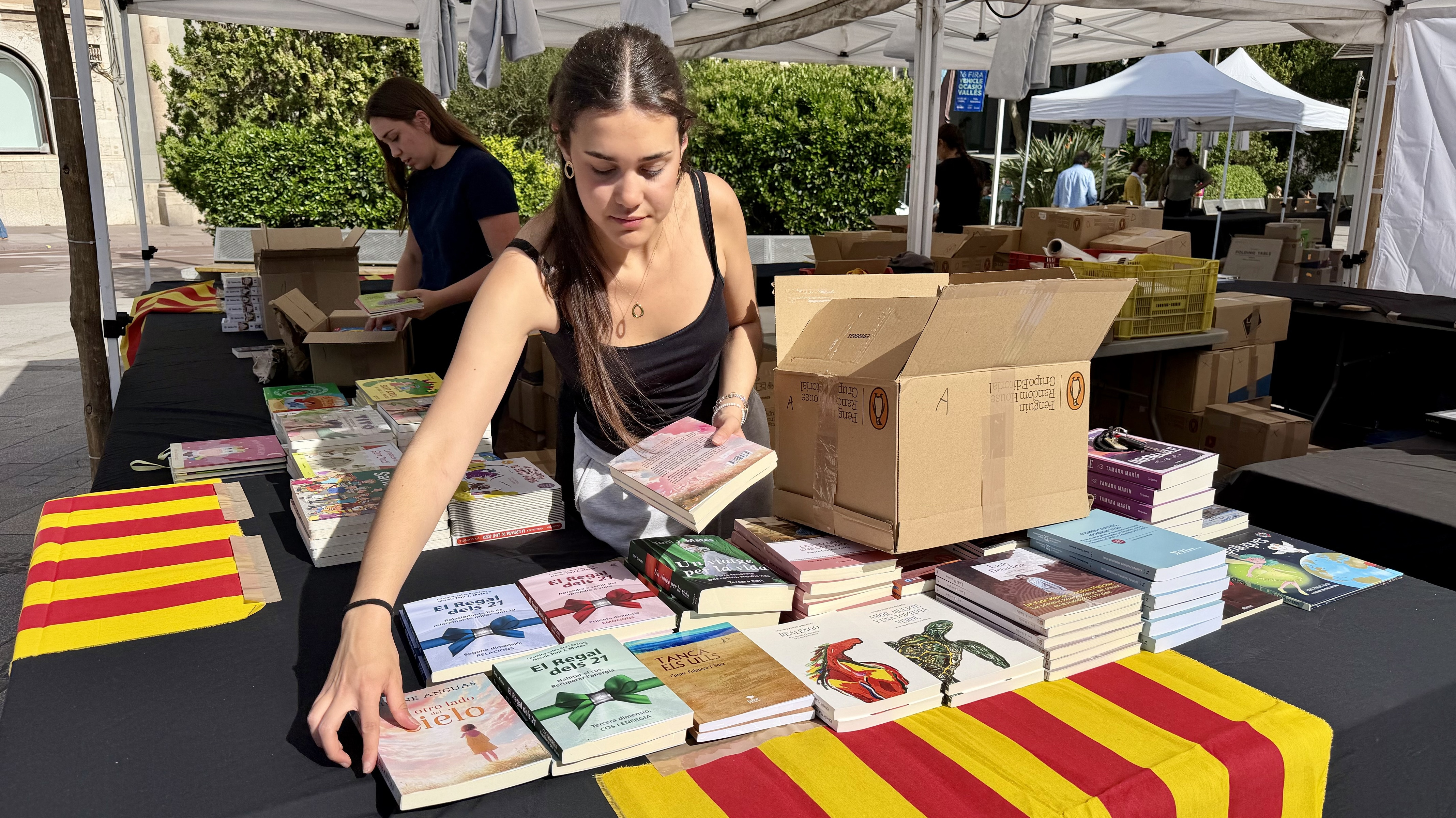Eric del Arco: "En un món de missatges negatius, Sant Jordi ens diu que encara ens estimem"