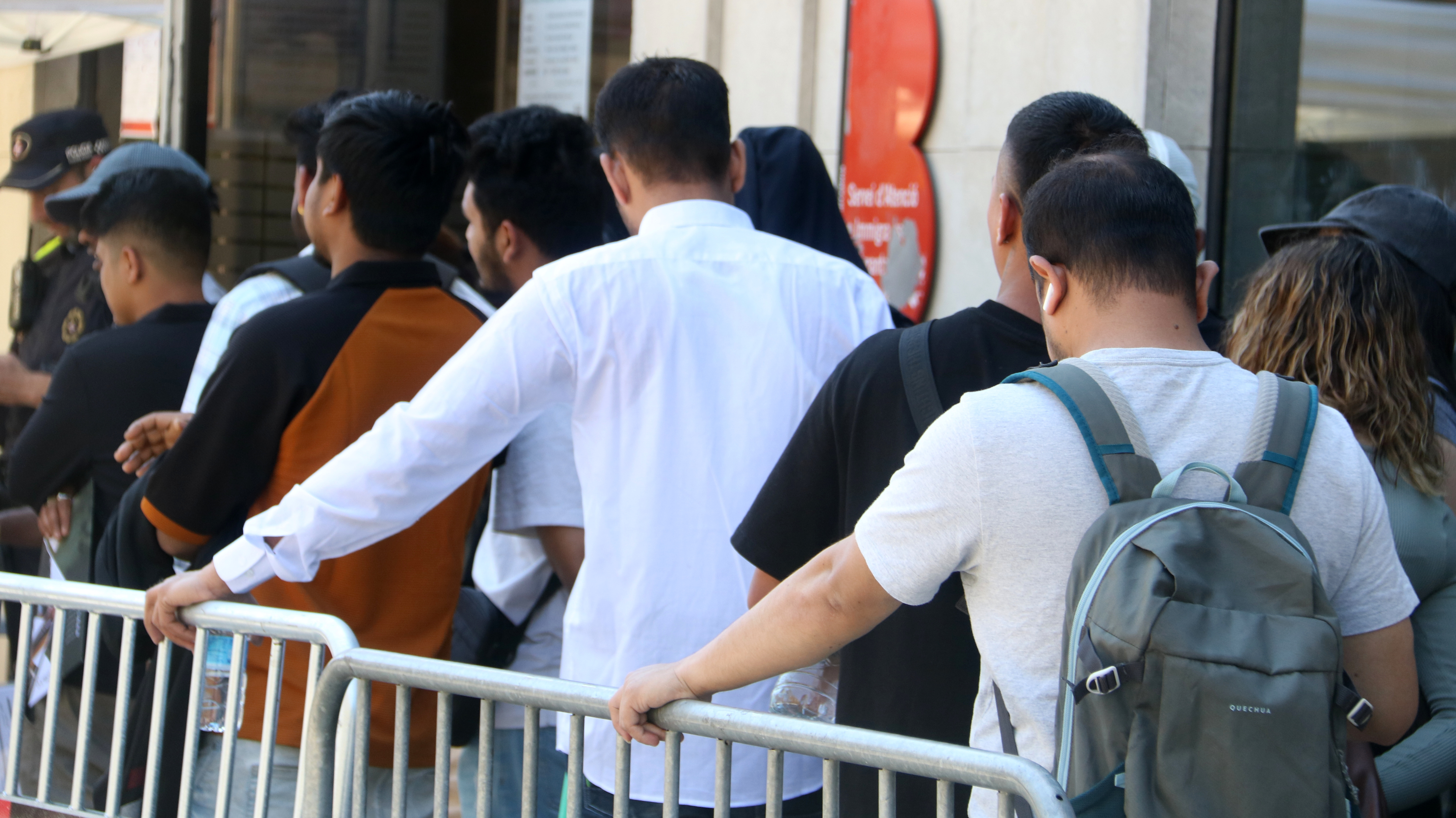 La bretxa digital: principal escull de la regularització de migrants